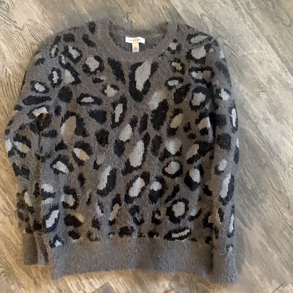 Women’s sweater size small